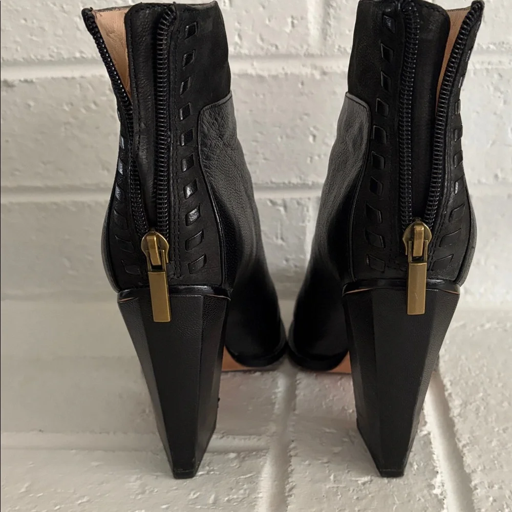 Leather Black booties with zipper back